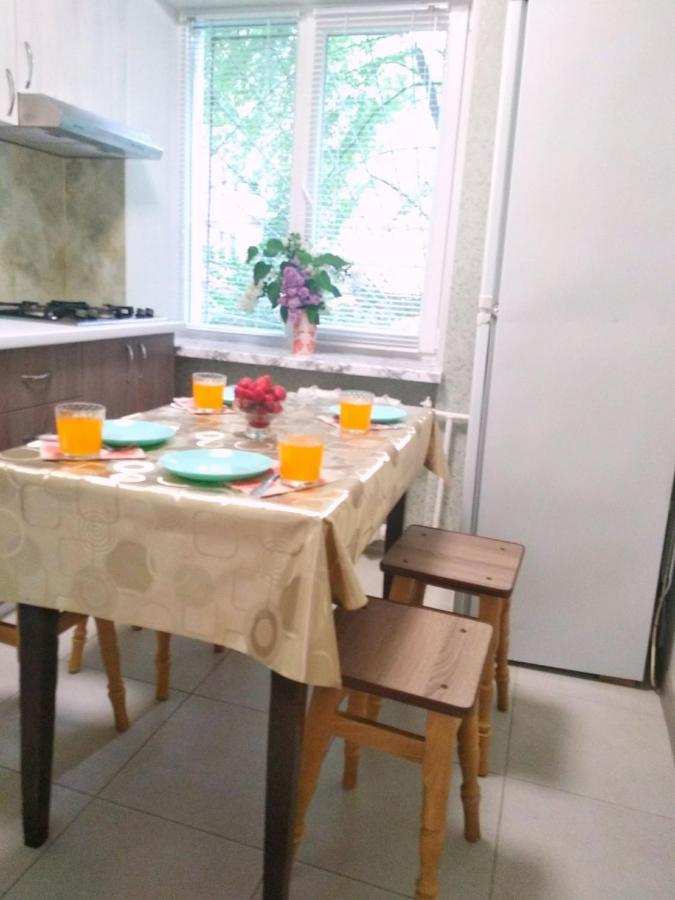 Светлые апартаменты в 100м от Софиевского парка Умань Екстер'єр фото